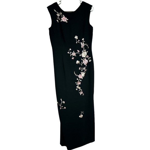 Vintage Maggy London embroidered floral maxi dress in size 10 - Picture 1 of 7